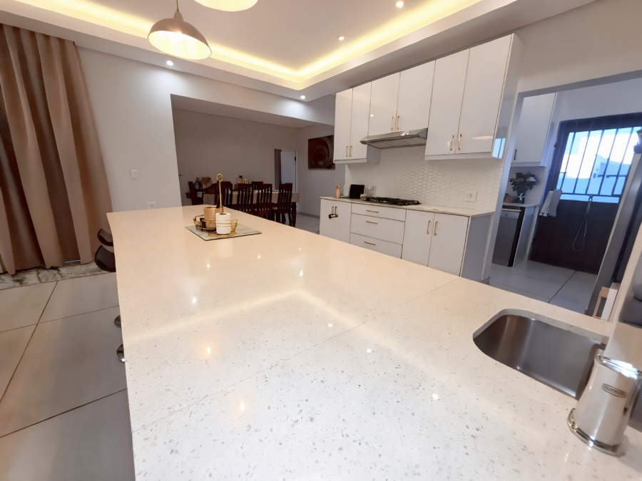 4 Bedroom Property for Sale in Sandown Western Cape
